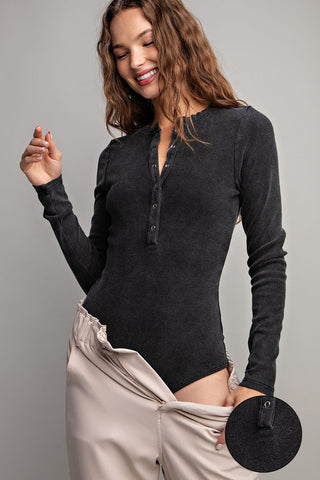 MINERAL WASHED HENLEY LONG SLEEVE BODYSUIT (BLACK)