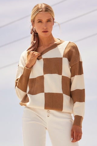 CHECKER BOARD ROUND NECK SWEATER (TAN/IVORY)