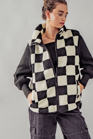 CHECKERED SHERPA ZIP UP VEST (BLACK/WHITE)