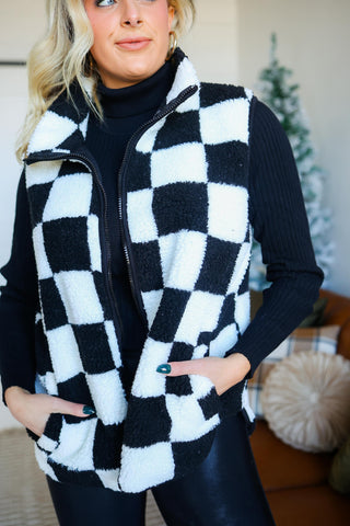 CHECKERED SHERPA ZIP UP VEST (BLACK/WHITE)