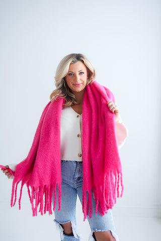 Eye-Catching Super Soft Scarf in (Pink)