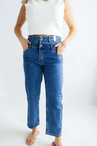 HIGH WAISTED NON-DISTRESSED STRAIGHT LEG