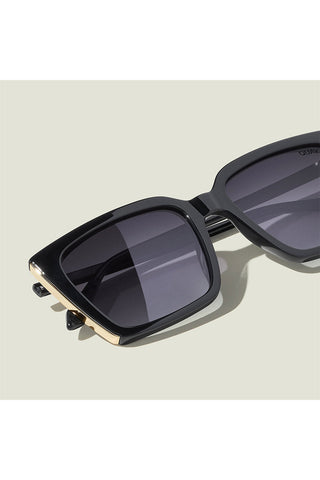 FRONT COVER (BLACK) - QUAY