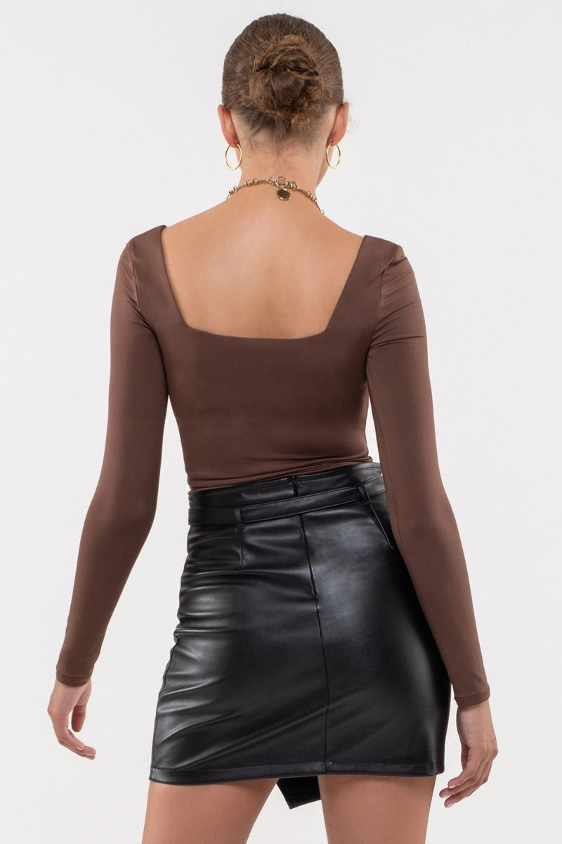 FAUX LEATHER BELTED WRAP MINI SKIRT (BLACK)
