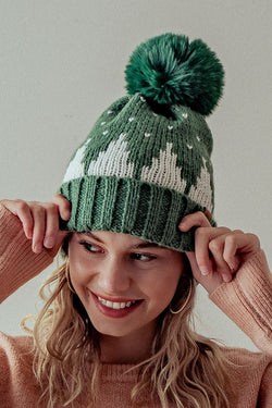 SNOWING MOUNTAIN HOLIDAY BEANIE (GREEN)