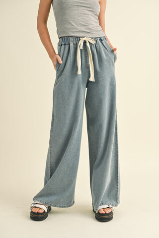 LIGHT WASH DENIM WIDE LEG PANTS