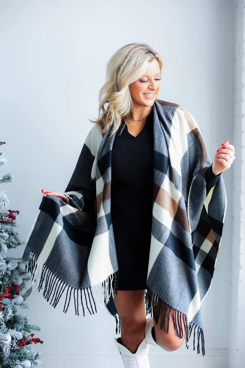 2 CHIC Plaid Check Patterned Cape Poncho