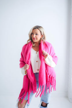 Eye-Catching Super Soft Scarf in (Pink)