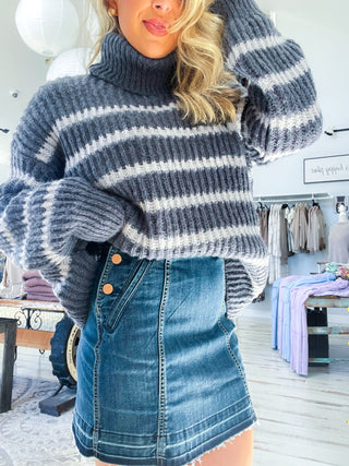 AKI TURTLE NECK STRIPED SWEATER - SADIE & SAGE