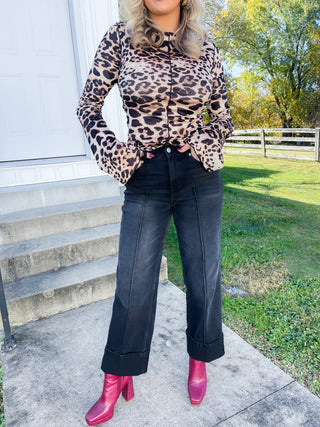 LEOPARD VELVET SLEEVE TOP